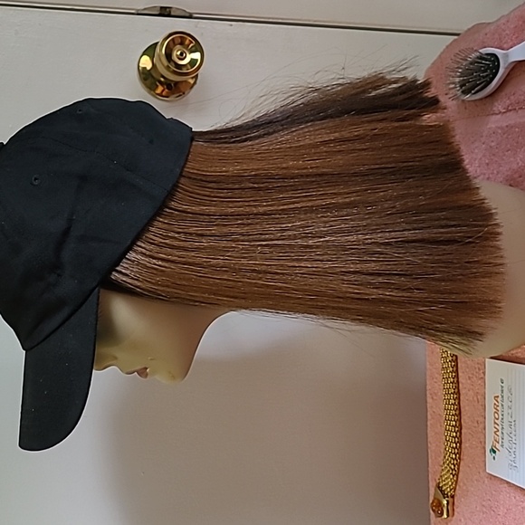 Wig - Picture 4 of 4